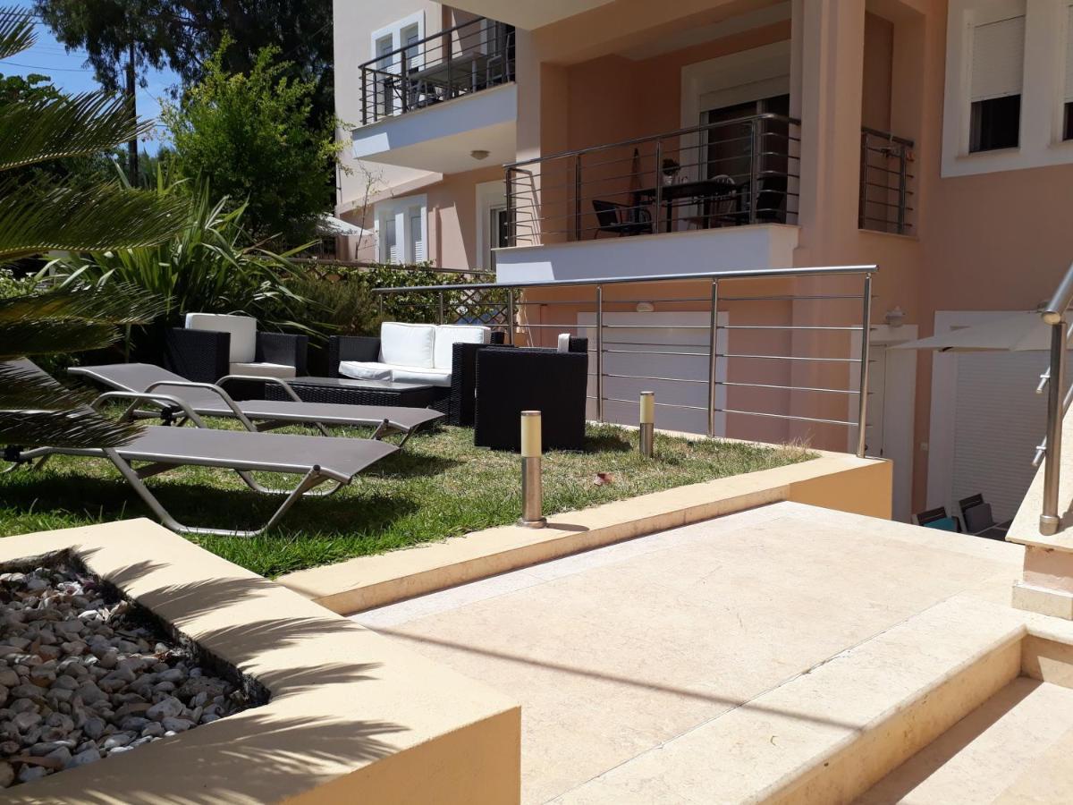 Apartment Lilly, Apartment With Communal Pool, 10 Meters From Sea Sami  Extérieur photo
