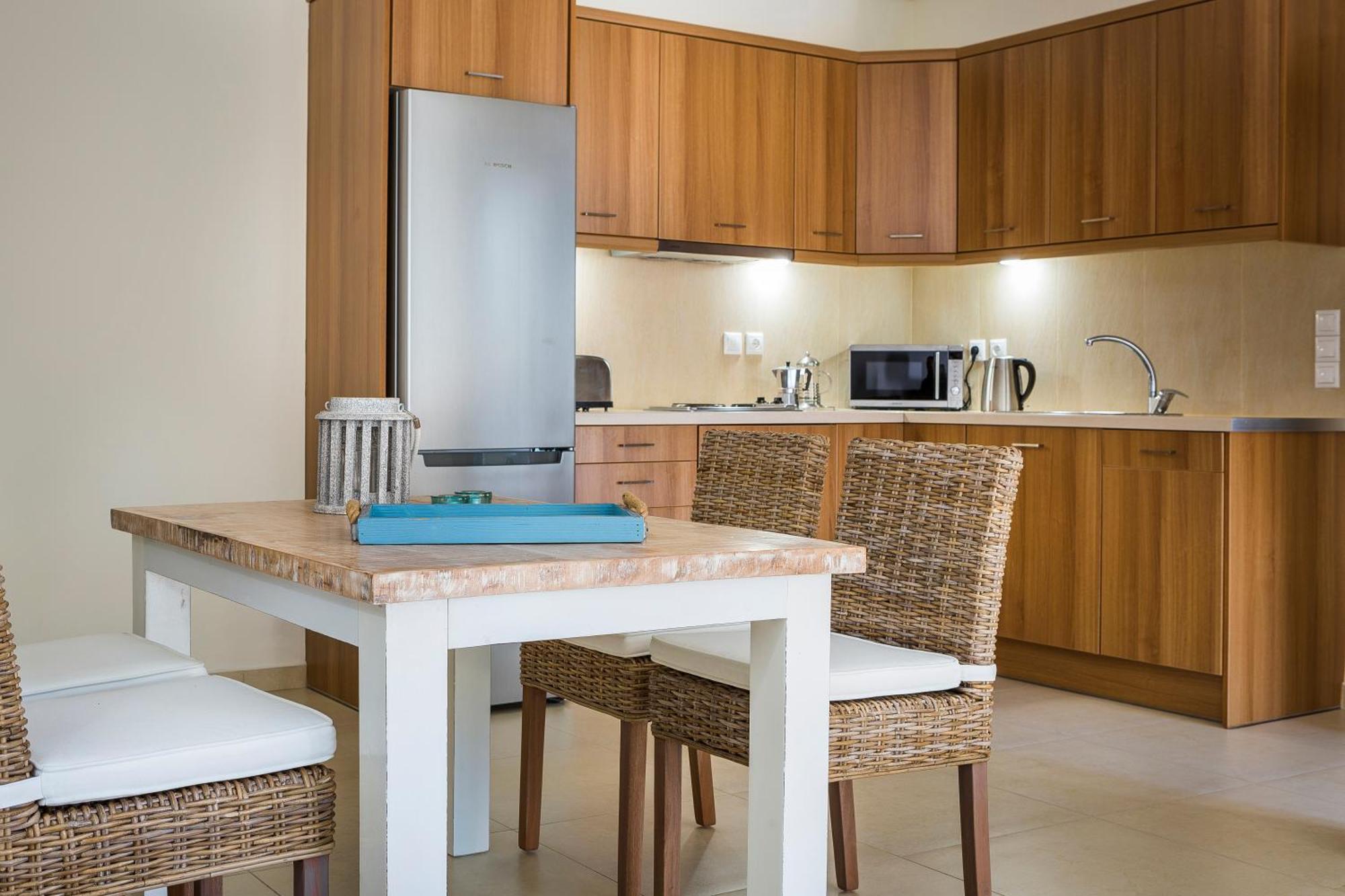 Apartment Lilly, Apartment With Communal Pool, 10 Meters From Sea Sami  Extérieur photo