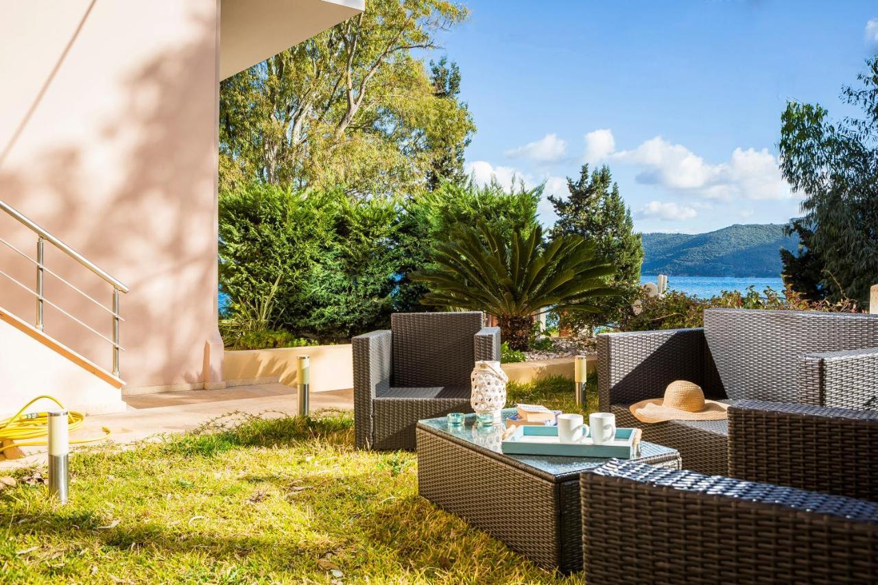 Apartment Lilly, Apartment With Communal Pool, 10 Meters From Sea Sami  Extérieur photo
