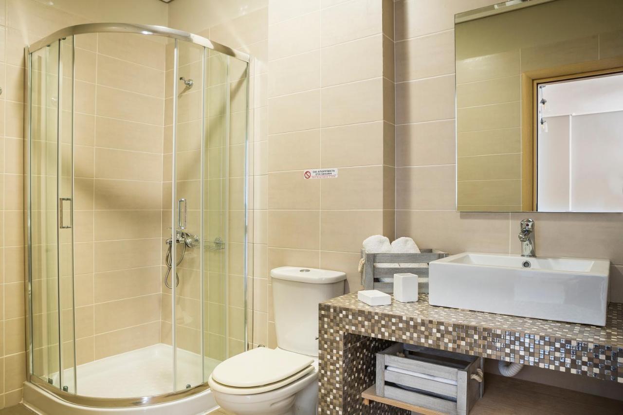 Apartment Lilly, Apartment With Communal Pool, 10 Meters From Sea Sami  Extérieur photo
