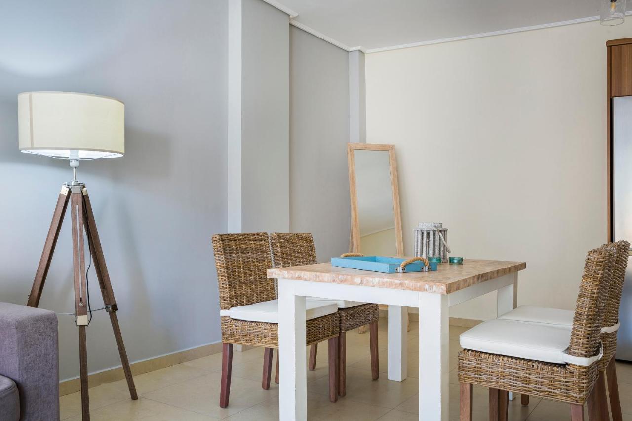 Apartment Lilly, Apartment With Communal Pool, 10 Meters From Sea Sami  Extérieur photo